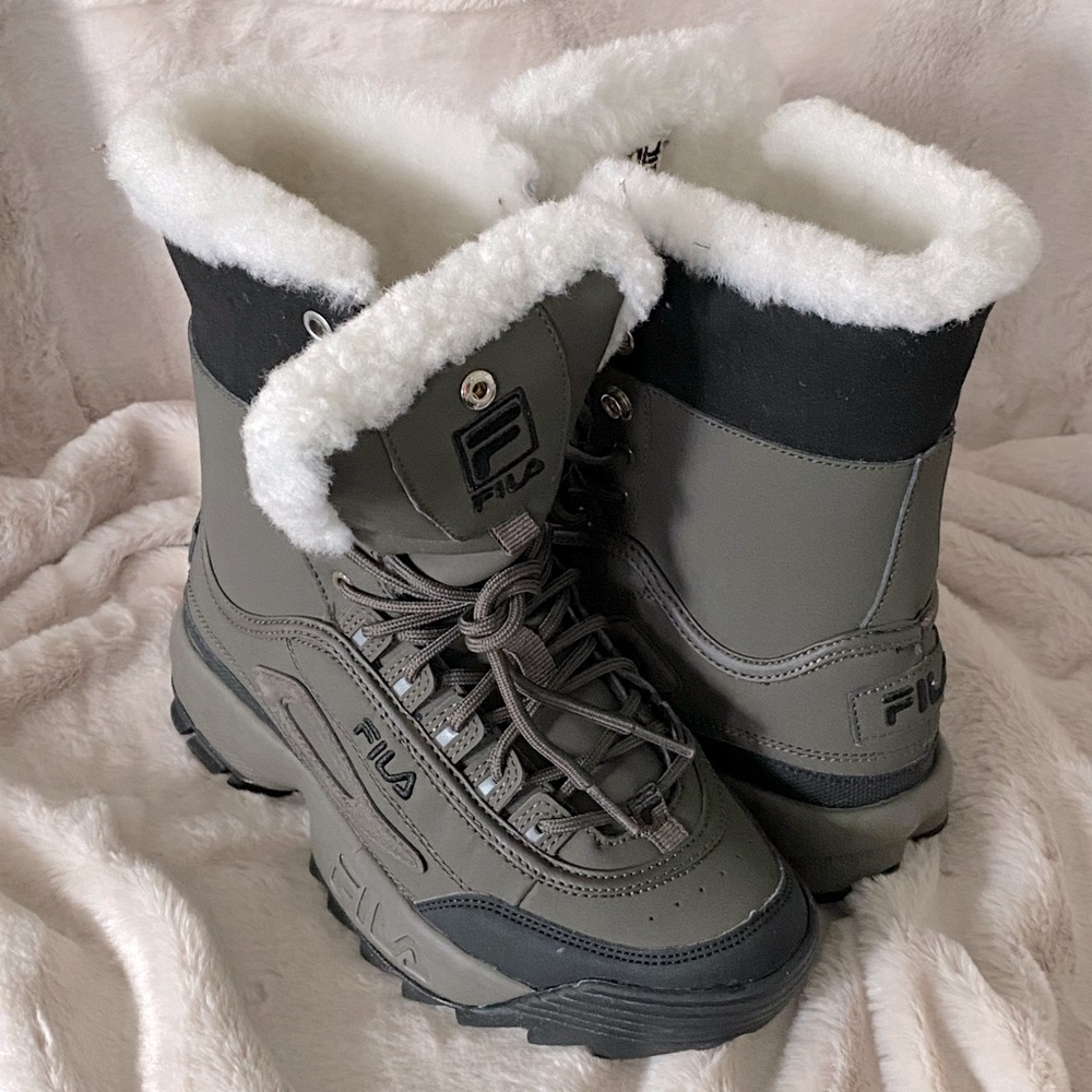 FILA Disruptor Faux Fur Lined Hiking Boot Green and Grey never worn size 6